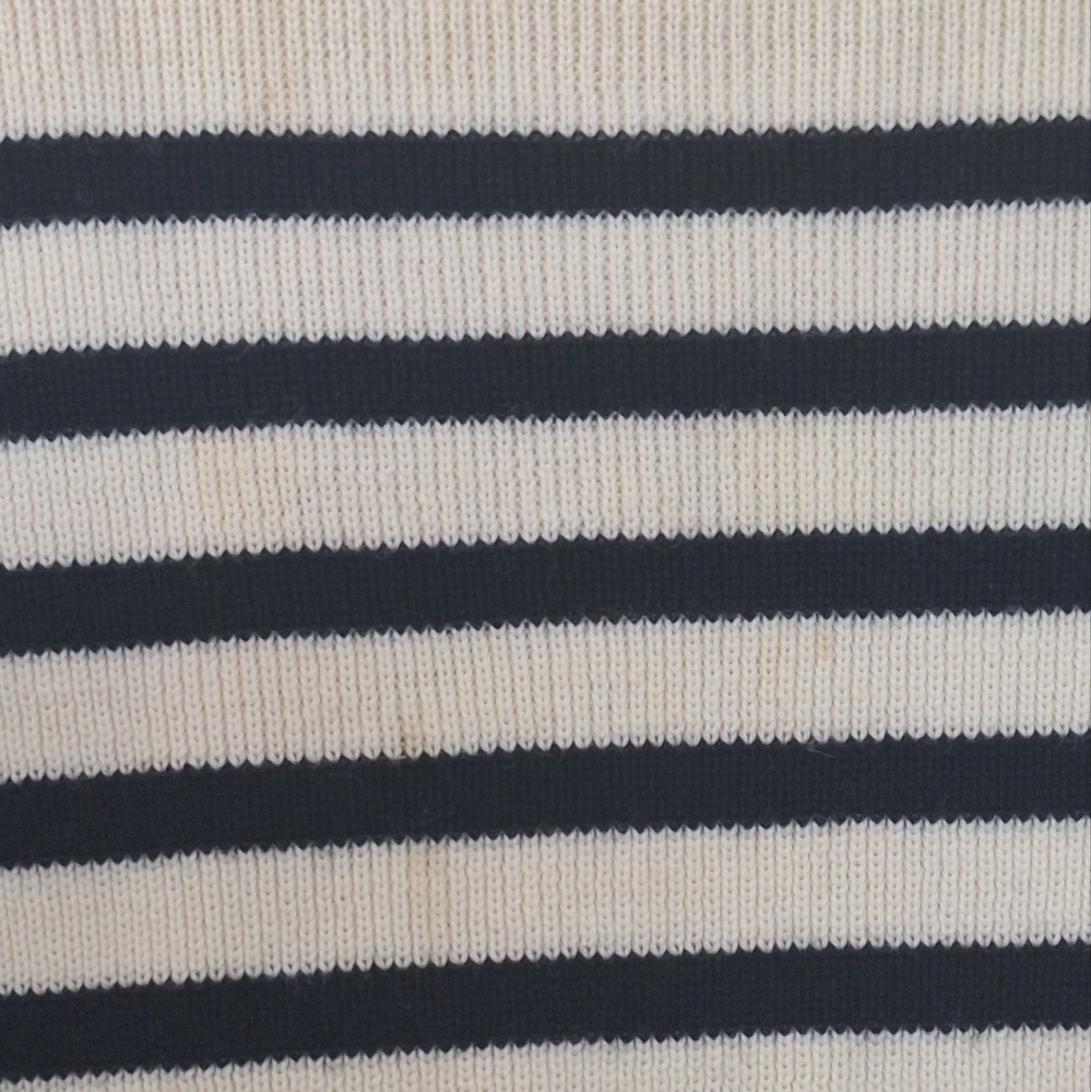 Frame 100% Merino Wool Sweater - Picture 7 of 8